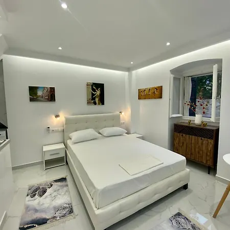 Apartment Corfu Port Art *